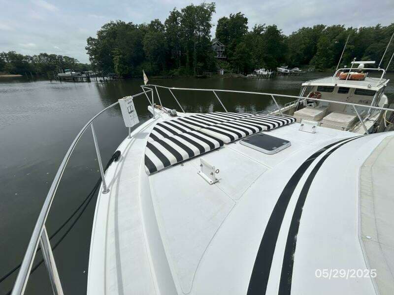 58' West Bay foredeck1