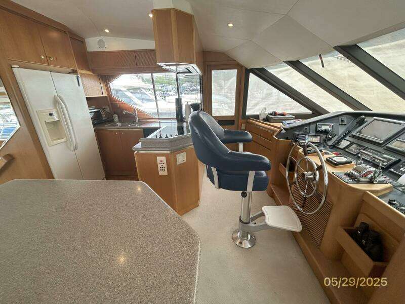 58' West Bay pilothouse port