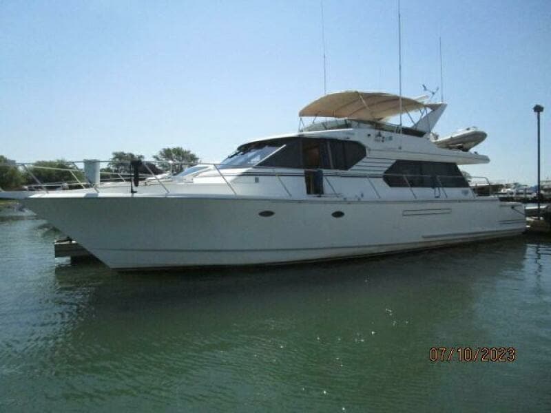 58' West Bay port forward profile