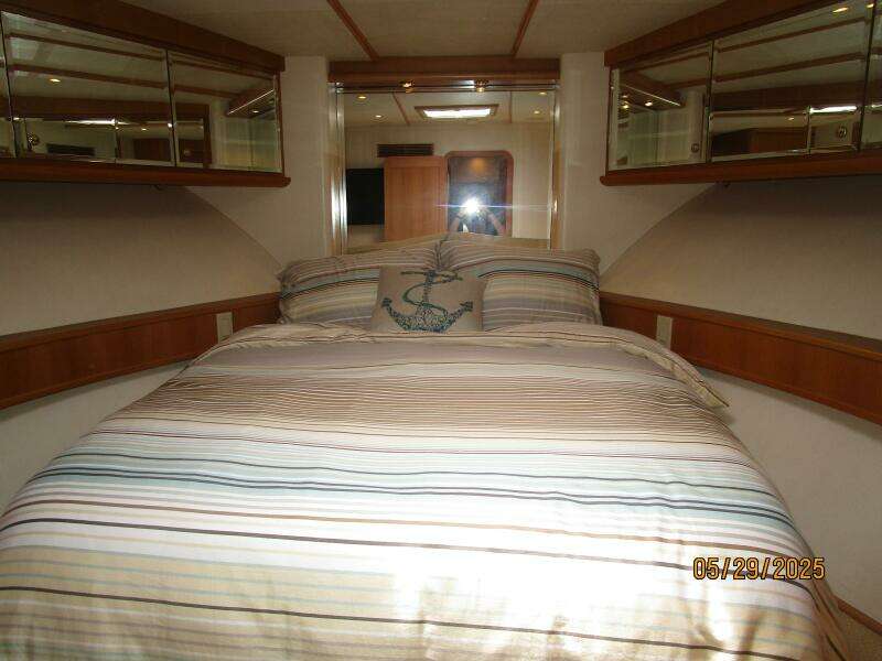 58' West Bay forward guest stateroom