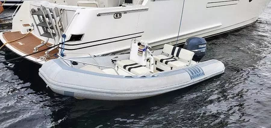 58' West Bay tender2