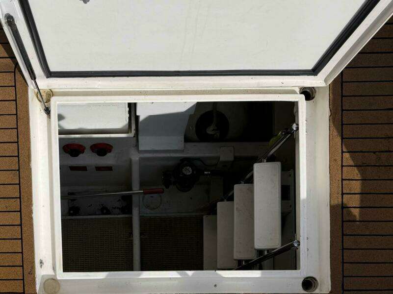 58' West Bay lazarette access