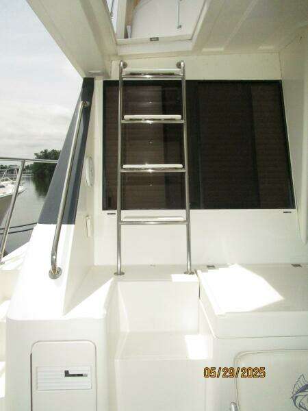 58' West Bay cockpit-flybridge ladder