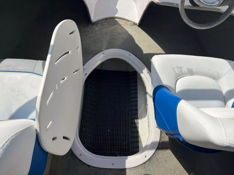 2005 Tahoe T18 Ski Boat