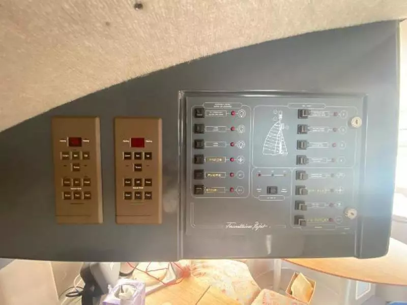 1995 Fountaine Pajot Athena 38