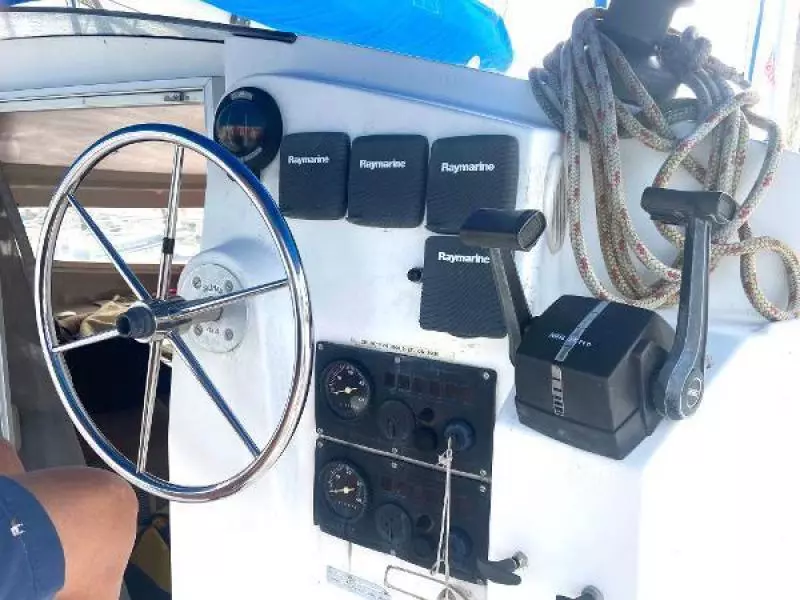 1995 Fountaine Pajot Athena 38