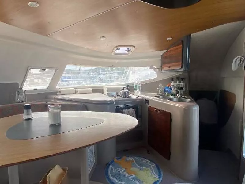 1995 Fountaine Pajot Athena 38