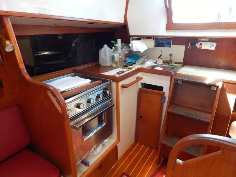 1976 Heritage Yacht Intrepid 35