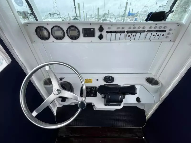 2007 Everglades 290 Pilot