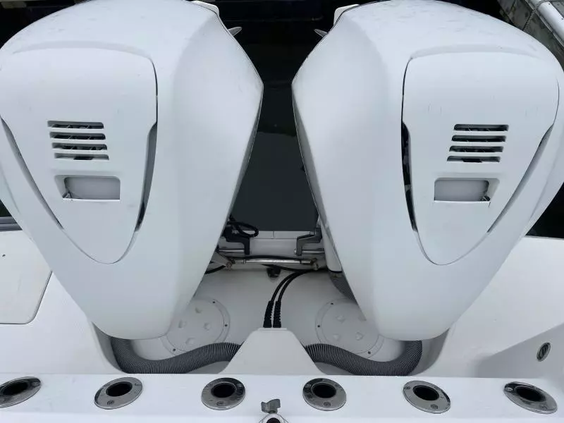 2007 Everglades 290 Pilot