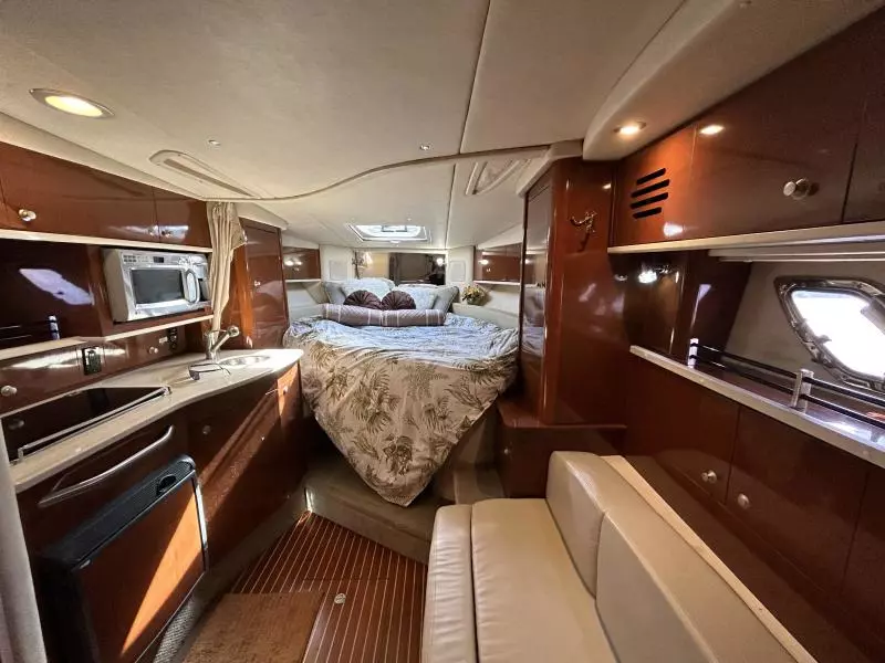 2009 Sea Ray 310 Sundancer  Andrews Place Stateroom