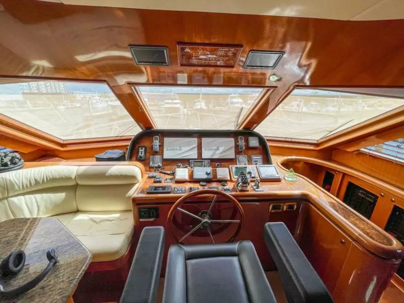 2009 Hampton 580 Pilothouse