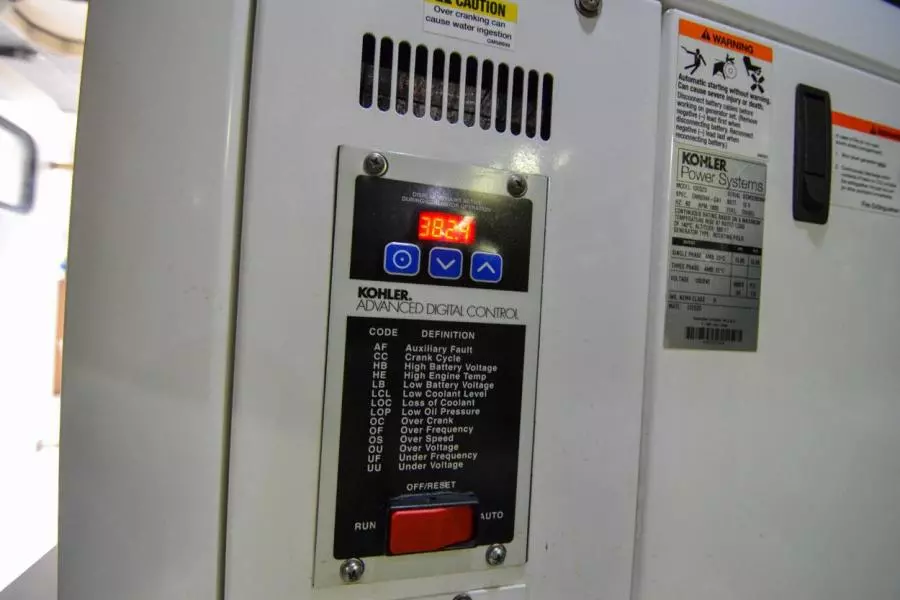 2009 Hampton 580 Pilothouse