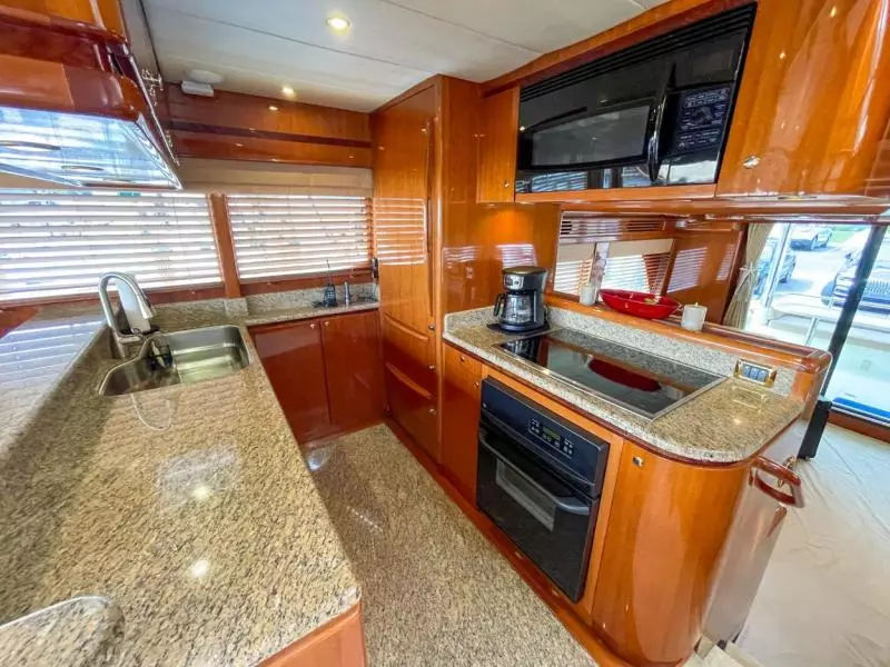 2009 Hampton 580 Pilothouse