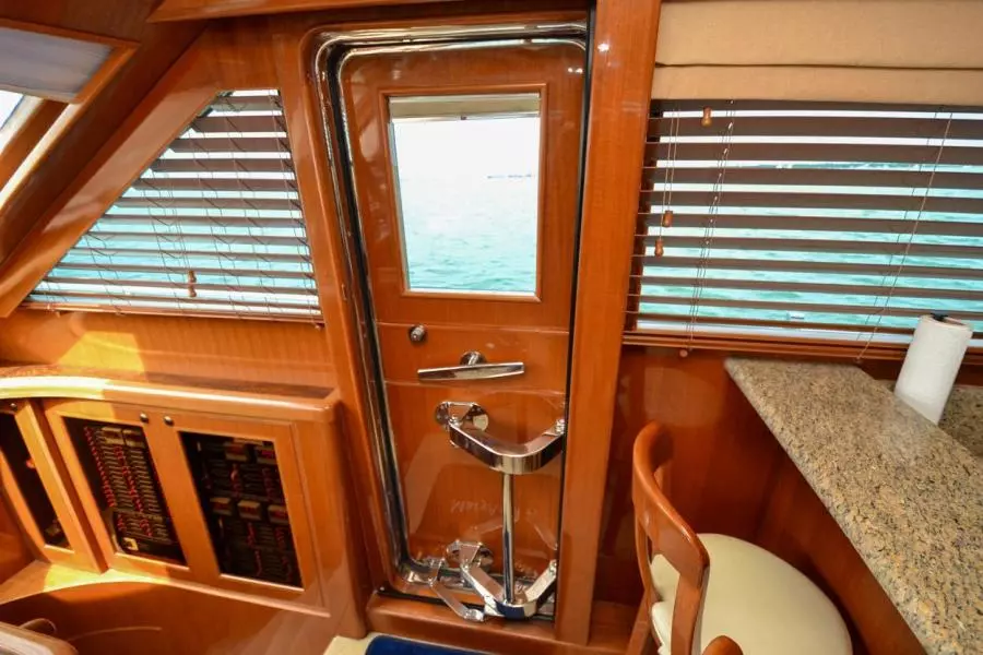 2009 Hampton 580 Pilothouse