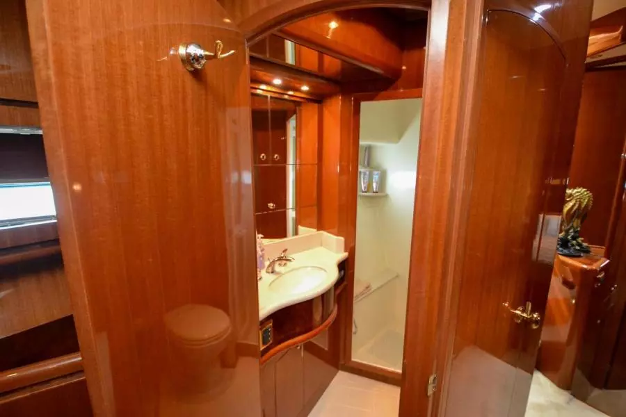 2009 Hampton 580 Pilothouse