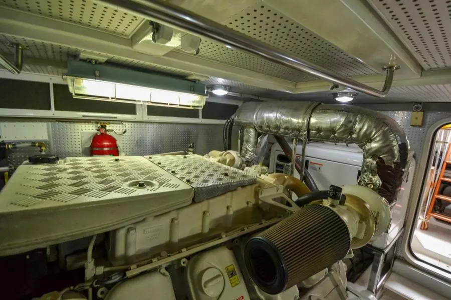 2009 Hampton 580 Pilothouse