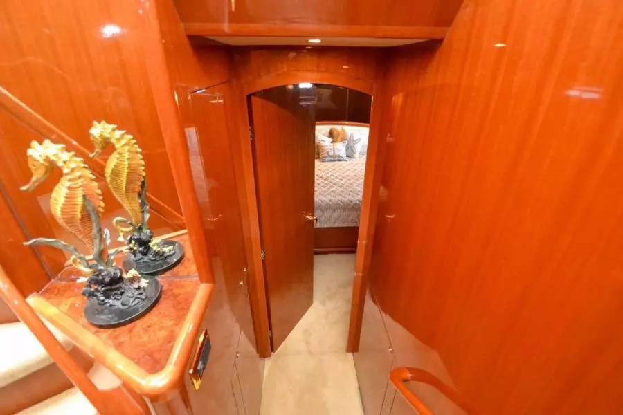 2009 Hampton 580 Pilothouse