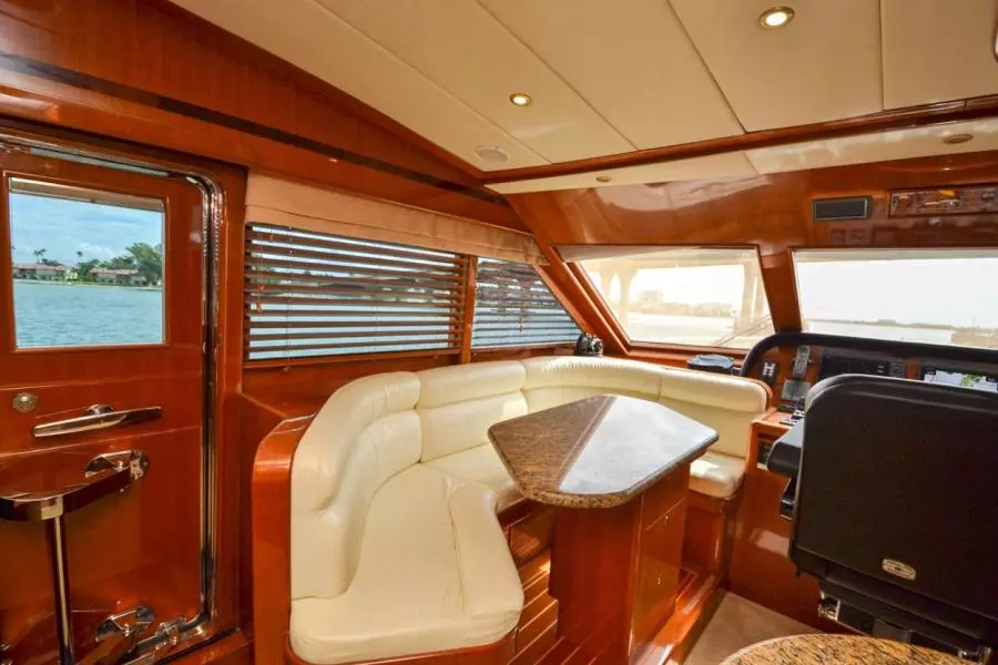 2009 Hampton 580 Pilothouse