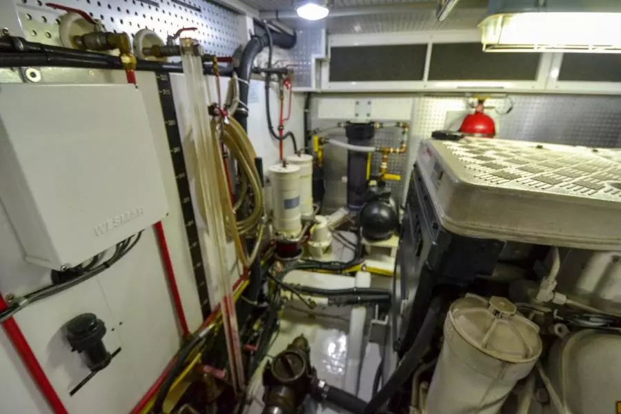 2009 Hampton 580 Pilothouse