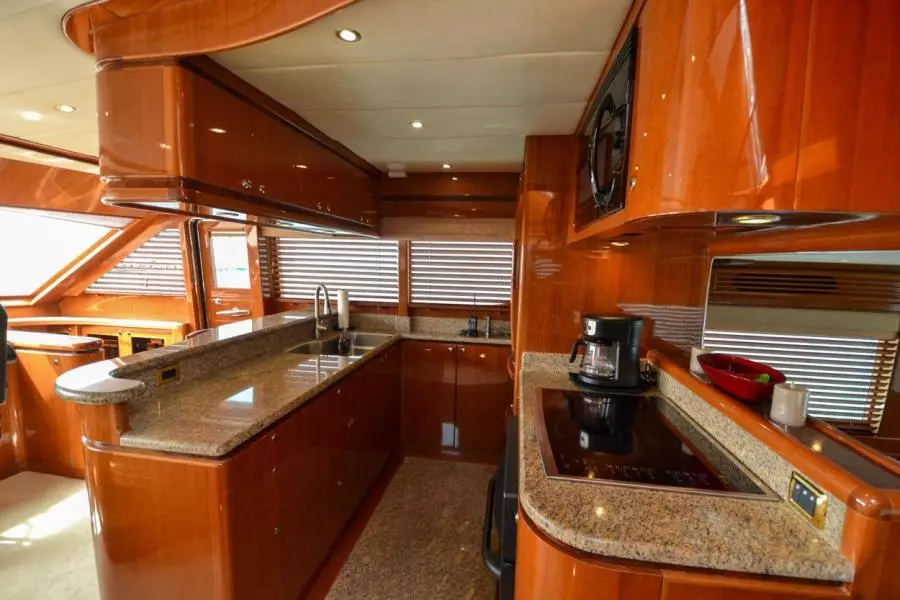 2009 Hampton 580 Pilothouse