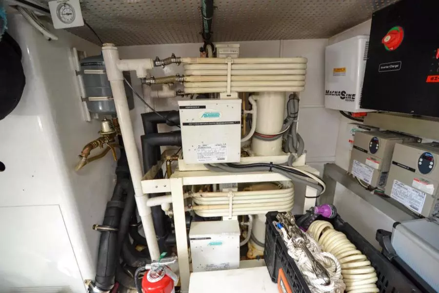 2009 Hampton 580 Pilothouse