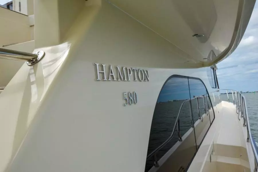 2009 Hampton 580 Pilothouse