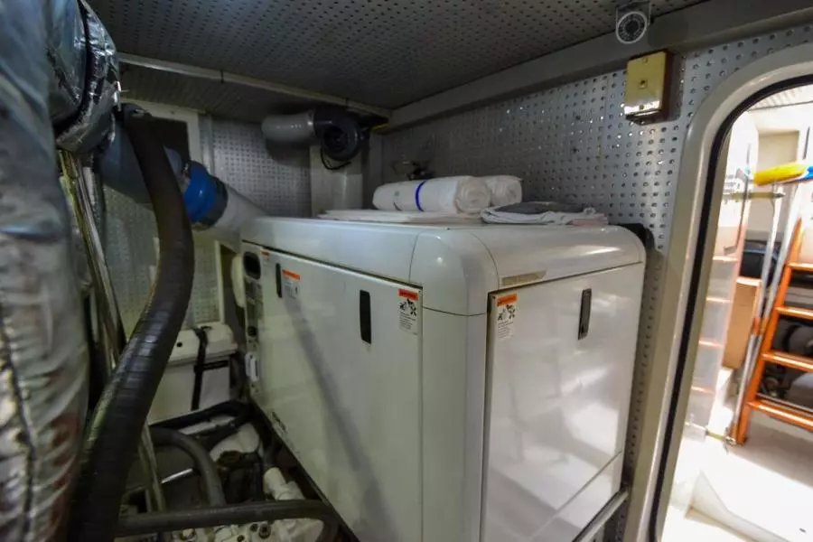 2009 Hampton 580 Pilothouse