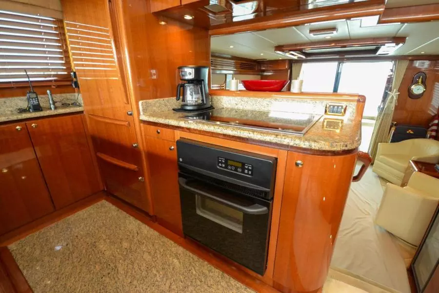 2009 Hampton 580 Pilothouse