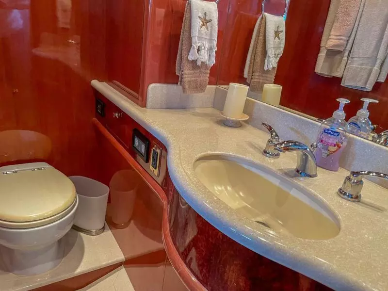 2009 Hampton 580 Pilothouse