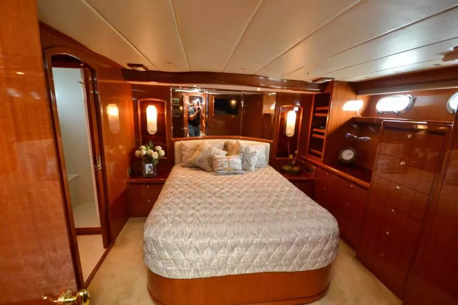2009 Hampton 580 Pilothouse