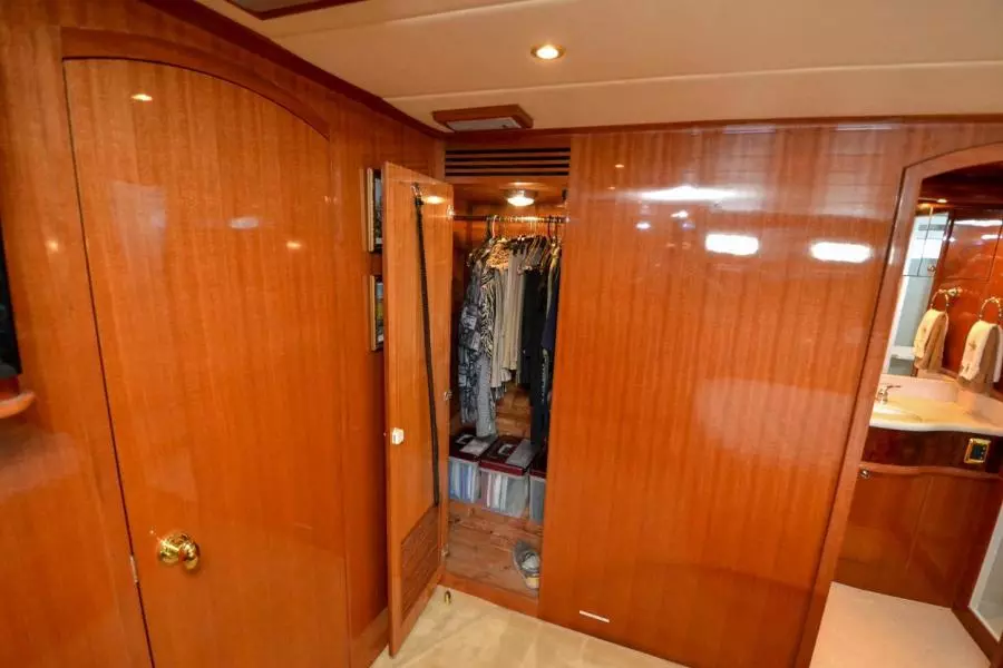 2009 Hampton 580 Pilothouse