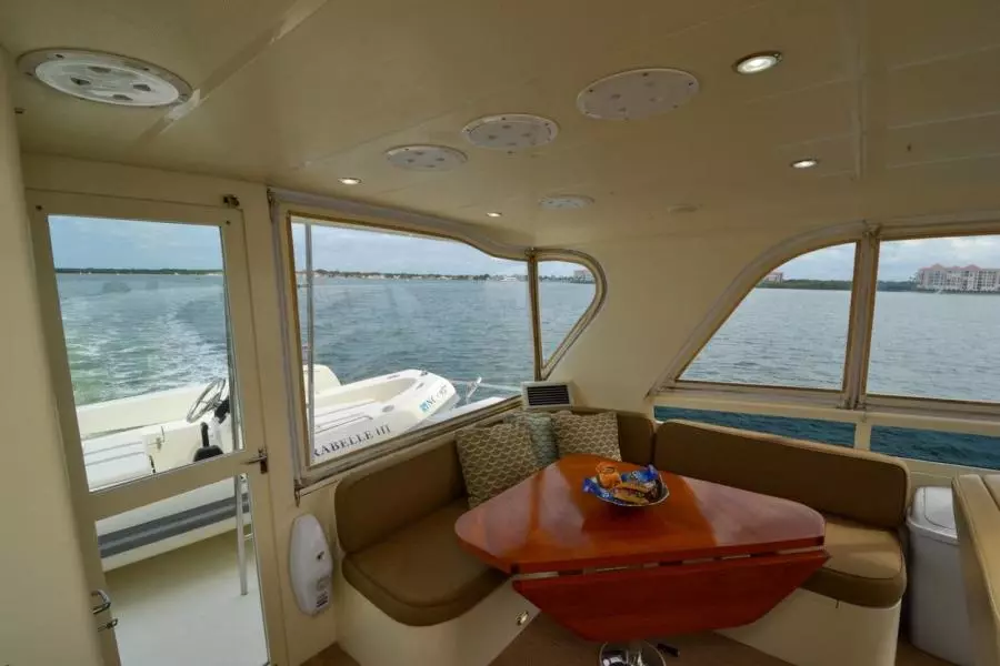 2009 Hampton 580 Pilothouse