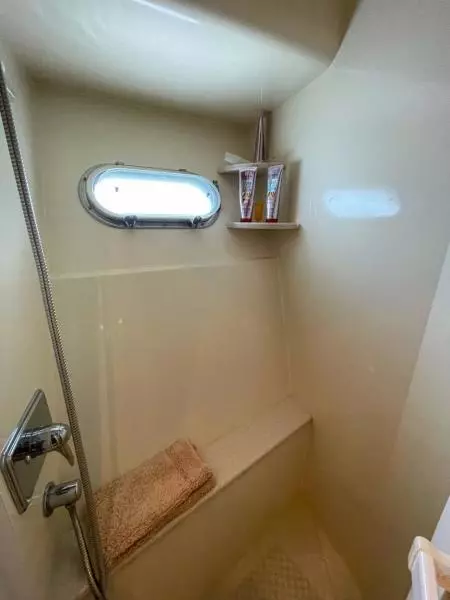 2009 Hampton 580 Pilothouse