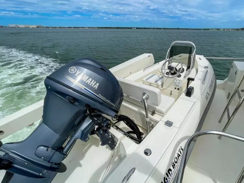 2009 Hampton 580 Pilothouse