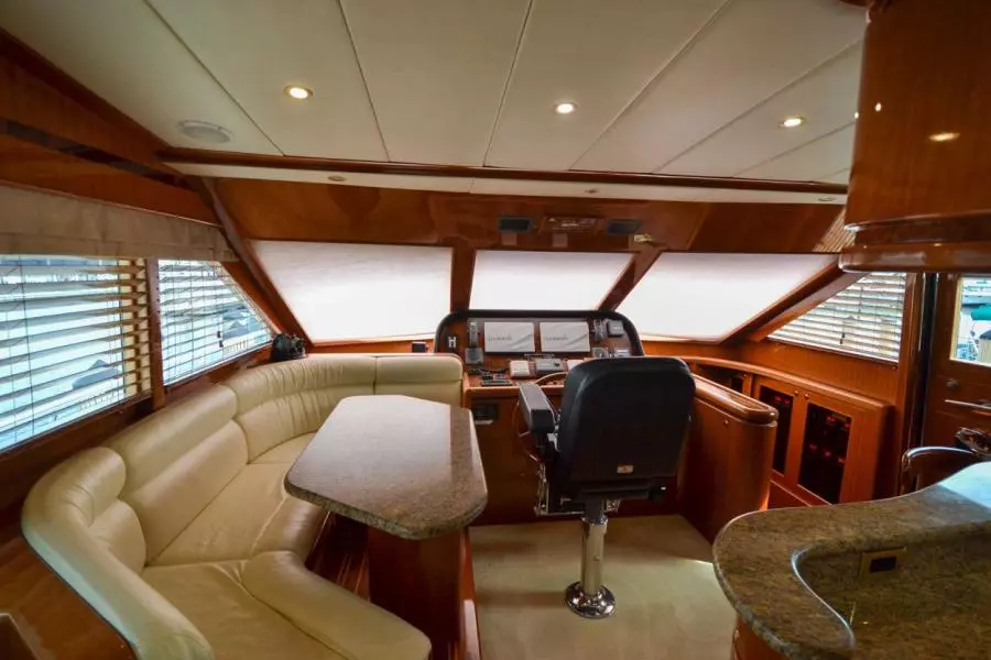 2009 Hampton 580 Pilothouse