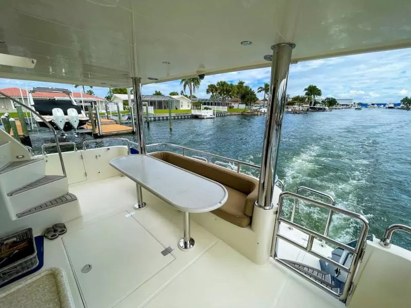 2009 Hampton 580 Pilothouse