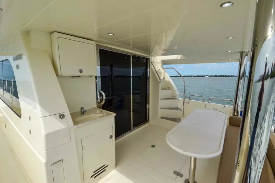 2009 Hampton 580 Pilothouse