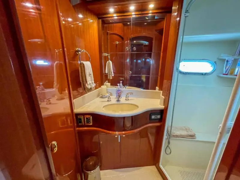 2009 Hampton 580 Pilothouse