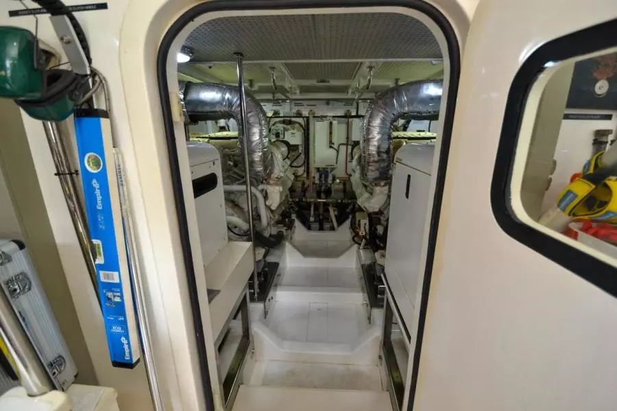 2009 Hampton 580 Pilothouse