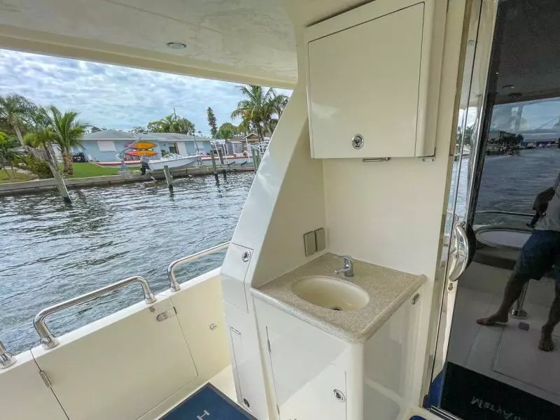 2009 Hampton 580 Pilothouse