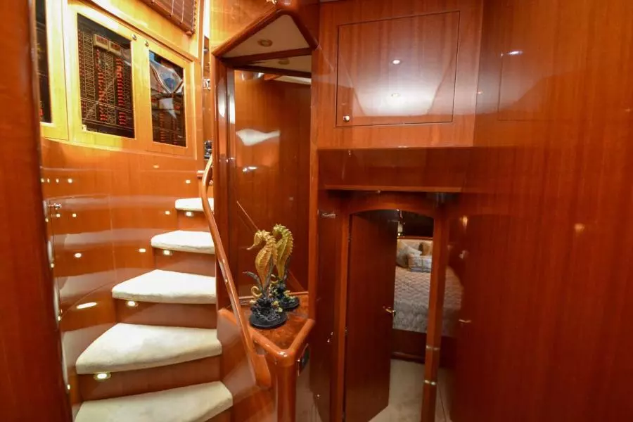 2009 Hampton 580 Pilothouse