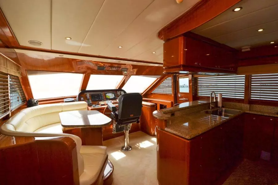 2009 Hampton 580 Pilothouse