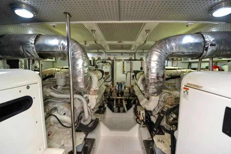 2009 Hampton 580 Pilothouse