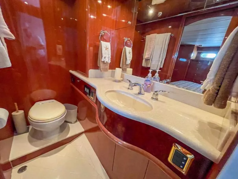 2009 Hampton 580 Pilothouse