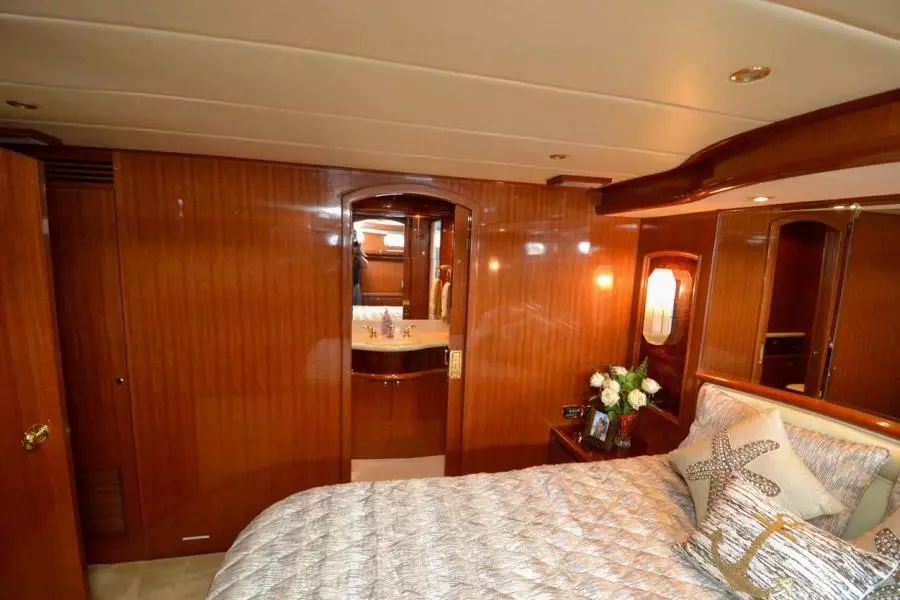 2009 Hampton 580 Pilothouse