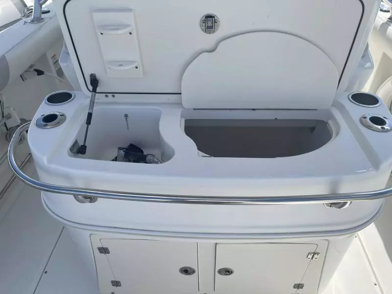 2008 Boston Whaler 320 Outrage Cuddy Cabin