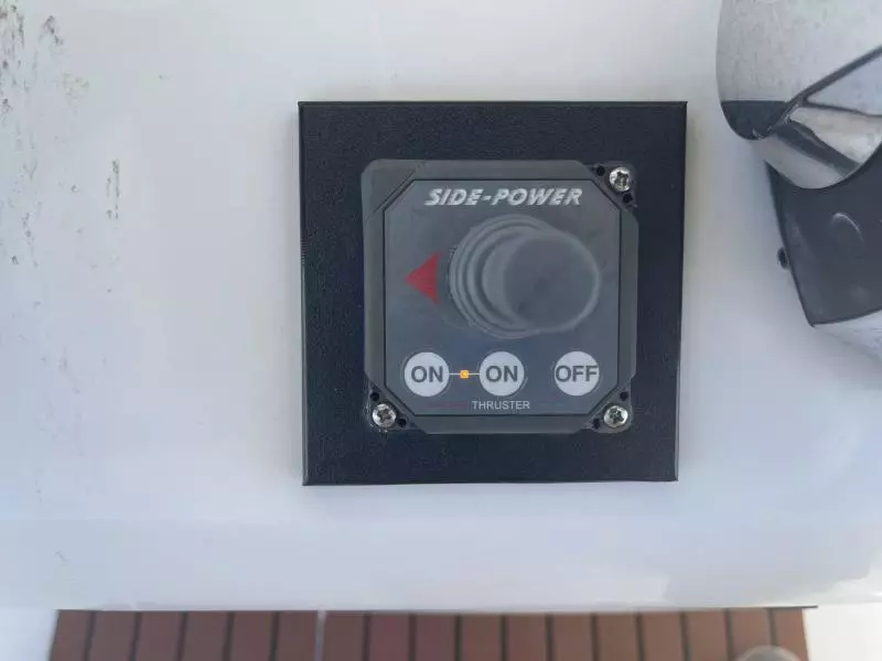 2008 Boston Whaler 320 Outrage Cuddy Cabin