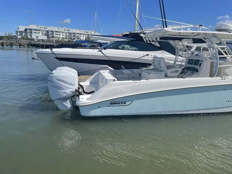 2008 Boston Whaler 320 Outrage Cuddy Cabin