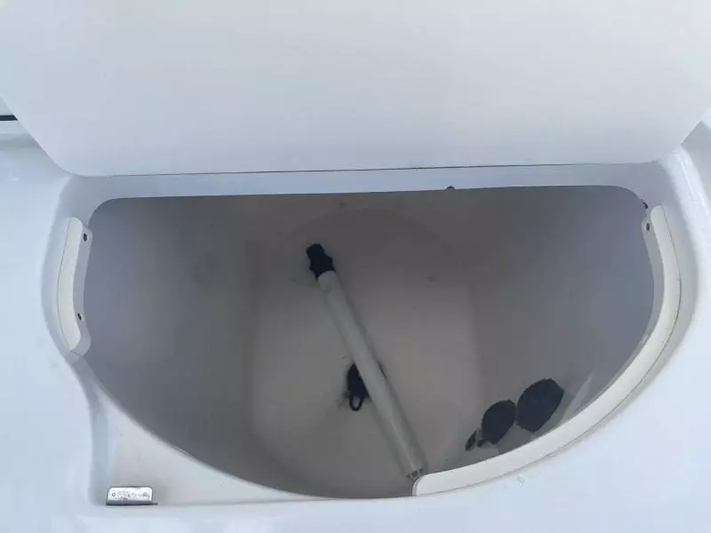 2008 Boston Whaler 320 Outrage Cuddy Cabin